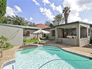 4 Bed House in Kensington