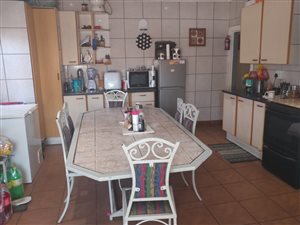 4 Bed Cluster in Parktown Estate