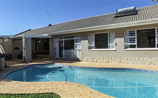 4 Bedroom House in Bonza Bay
