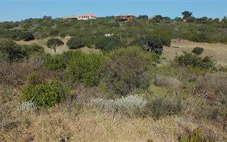 685 m² Land available in Hersham