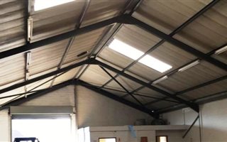 187 m² Commercial space in Airport Industria
