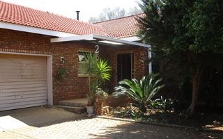 1.8 ha Farm in Hartbeesfontein