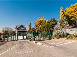 3 Bed House in Lonehill