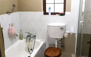3 Bedroom Townhouse in Vanderbijlpark SE3