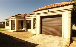 3 Bedroom House in Cultura Park
