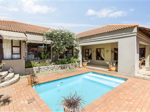 4 Bed House in Dainfern Ridge