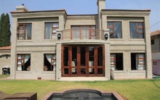 4 Bedroom House in Glen Marais