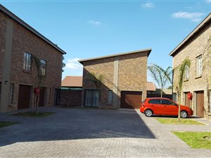 2 Bed Apartment in Rietfontein