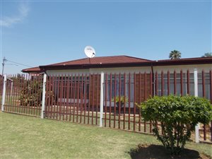 3 Bed House in Dersley
