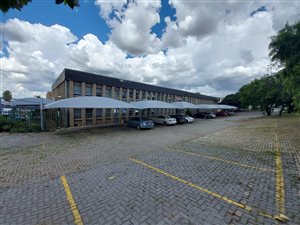 1400 m² Industrial space in Eastgate