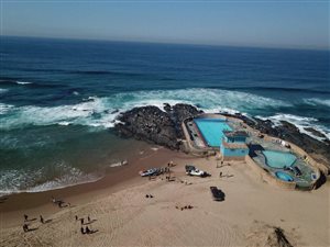 2 Bed Apartment in Amanzimtoti