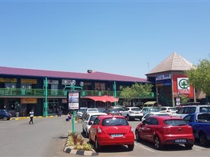 131 m² Retail Space in Melville