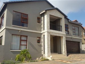 4 Bedroom Cluster in Dainfern
