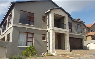 4 Bedroom Cluster in Dainfern