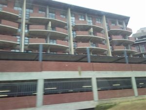 Bachelor apartment in Milpark