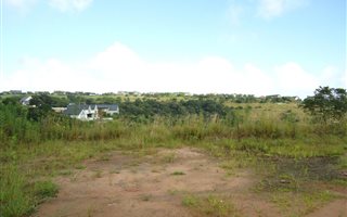 1000 m² Land available in Cotswold Downs Estate