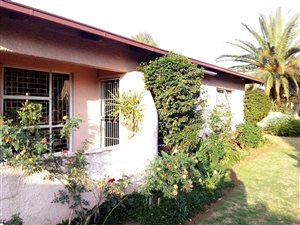 3 Bed Townhouse in Vanderbijlpark CW5
