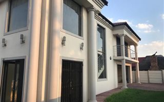 4 Bedroom House in Doornpoort and surrounds