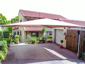 4 Bed House in White River Central