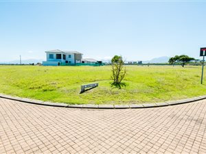 607 m² Land available in Le Grand Golf Estate