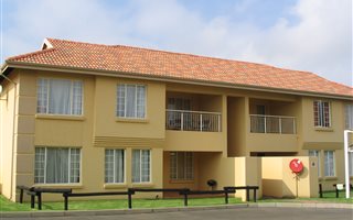 2 Bedroom Townhouse in Brentwood