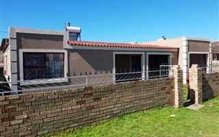 2 Bedroom House in Kwazakhele