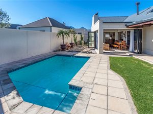 3 Bed House in Somerset Country Estate