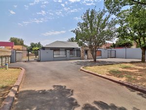 3 Bed House in Cinderella