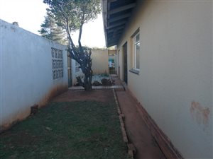 3 Bed House in Bosmont