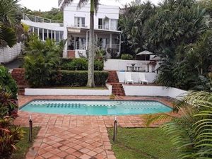7 Bedroom House in Blythedale Beach