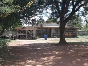 3 Bedroom House in Roosheuwel