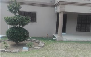 2 Bedroom Garden Cottage in President Park