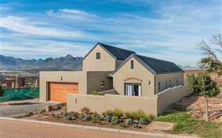 3 Bedroom House in Longlands Country Estate