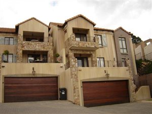 2 Bed Apartment in Constantia Kloof
