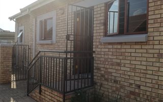 2 Bedroom Simplex in Randpark Ridge
