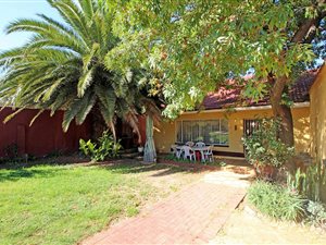 4 Bed House in Roodepoort North