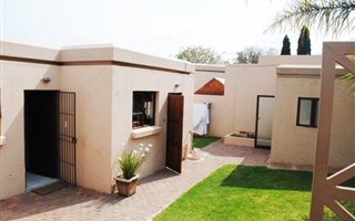2 Bedroom House in Radiokop