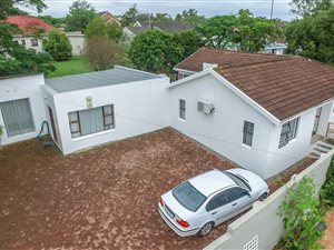 3 Bed House in Nahoon Beach