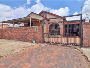3 Bed House in Eldorado Park