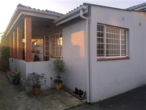 438 m² Commercial space in Glenwood