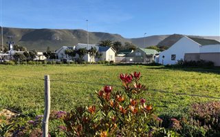 957 m² Land available in Eastcliff