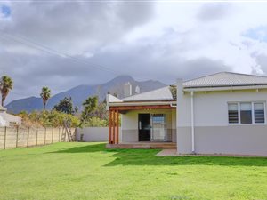 3 Bed House in George Central