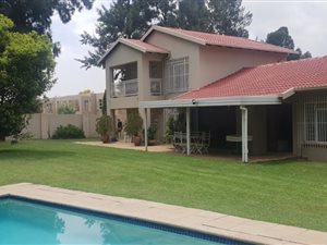 6 Bed House in Brackendowns