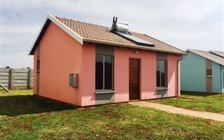 2 Bedroom House in Eikenhof