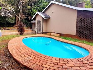 4 Bed House in Blackridge