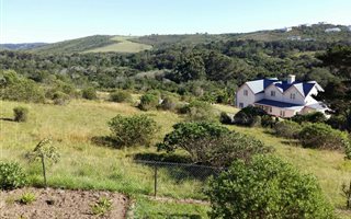 935 m² Land available in Upper Robberg