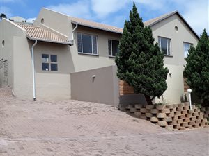 2 Bedroom Simplex in Florida Hills