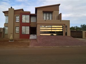 4 Bedroom House in Seasons Lifestyle Estate