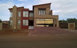 4 Bedroom House in Seasons Lifestyle Estate