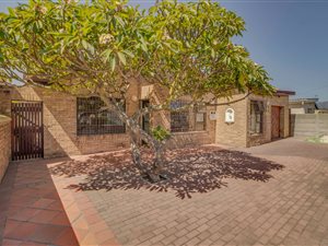 4 Bed House in Crawford